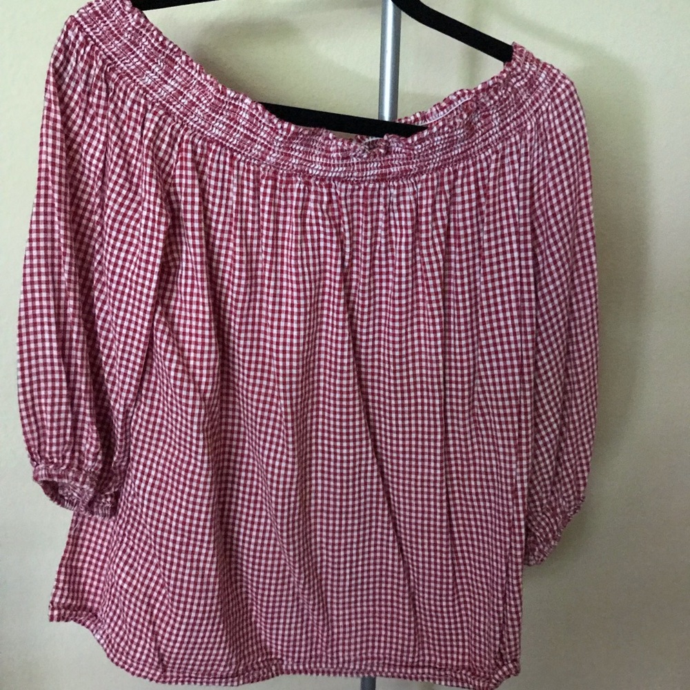 Old navy off shoulder cotton blouse